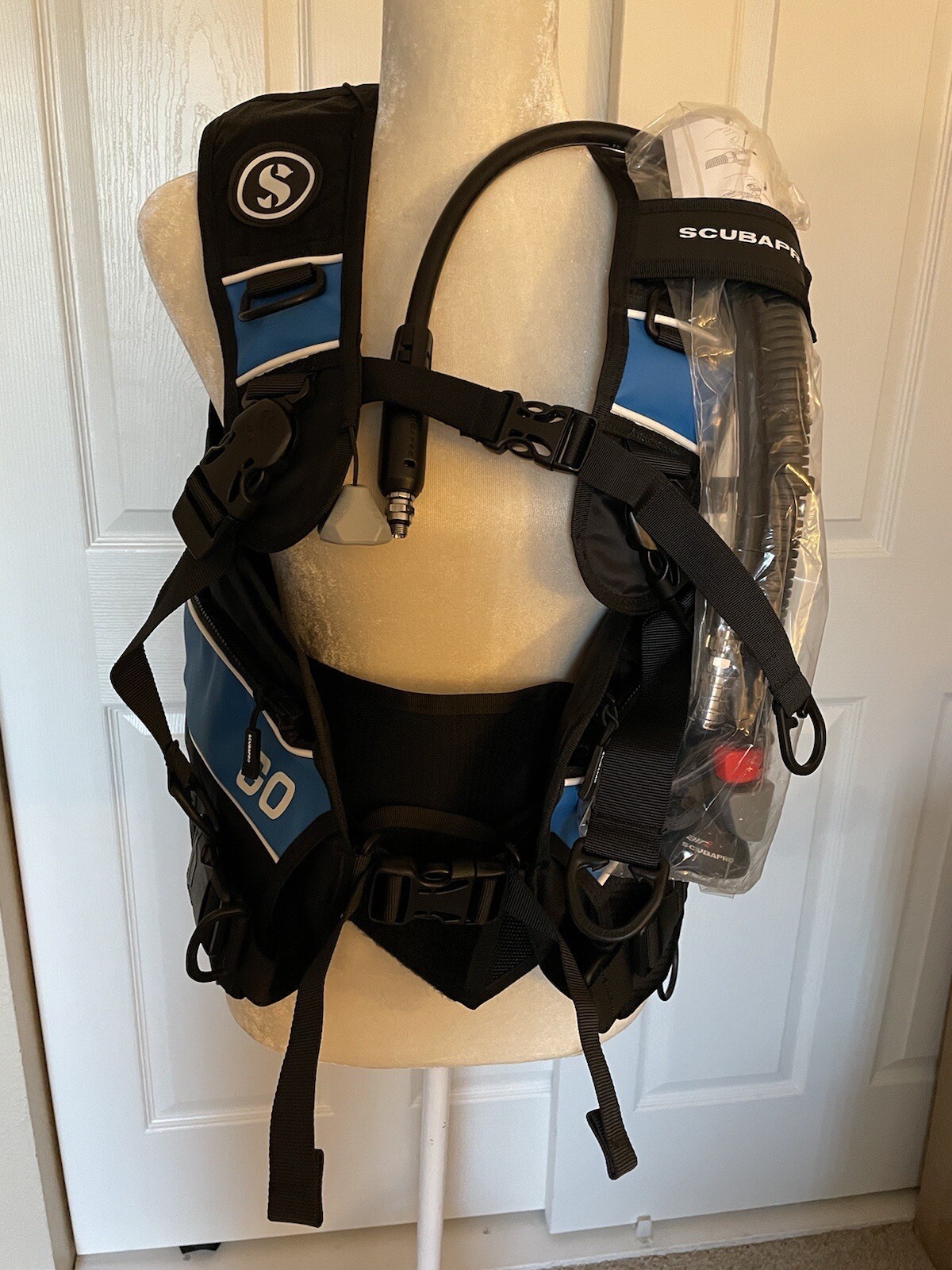 ScubaPro BCD with Air II 5th Generation Octopus/BC Inflator - Size Medium NWT