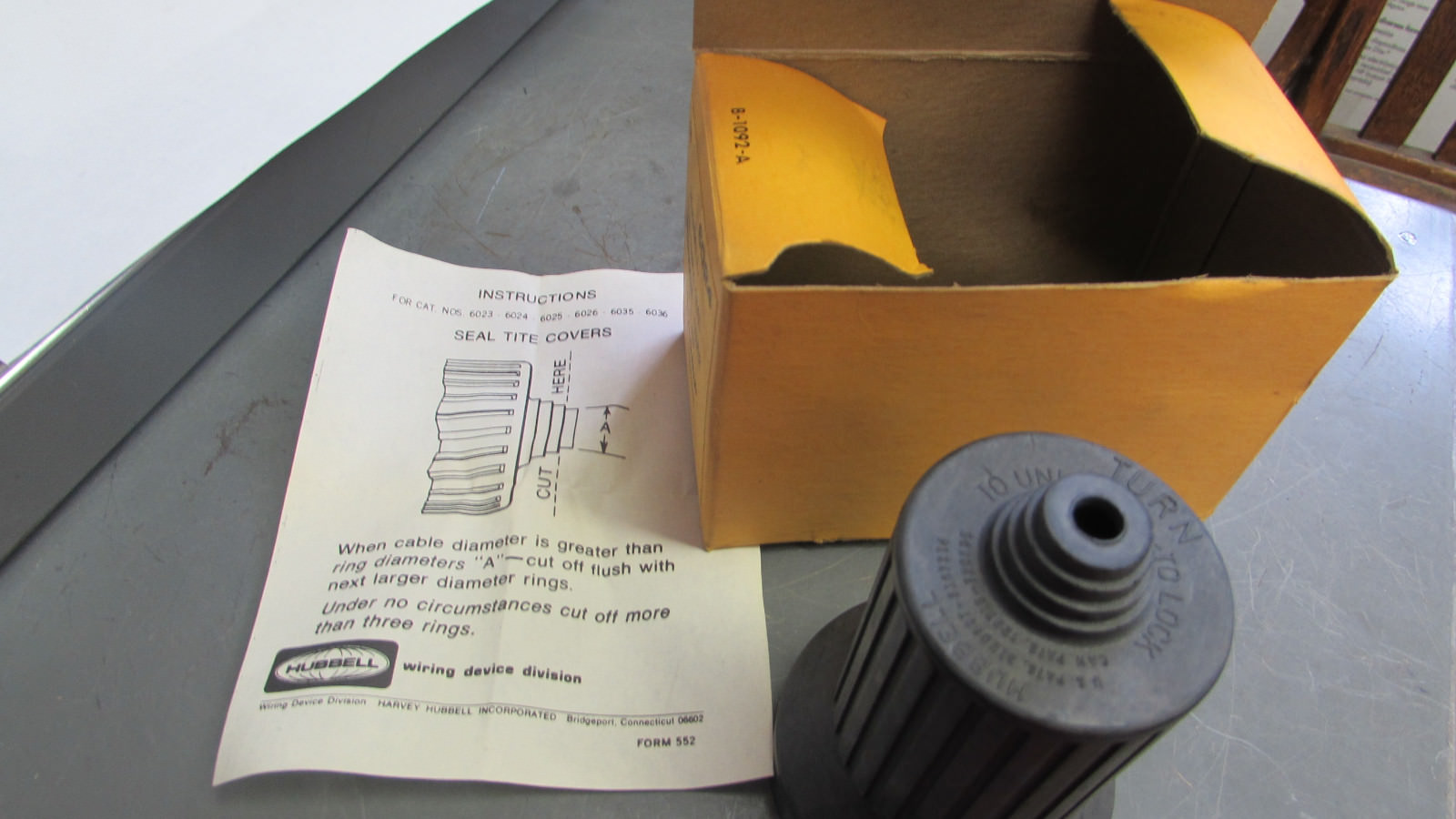 Hubbell 6024 Insulpren Cover Long Triple Seal Insulgrip *NIB*