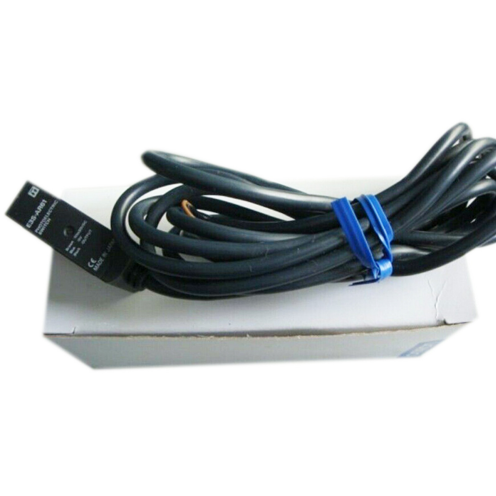 New In Box OMRON E3S-AR61 Photoelectric Sensor