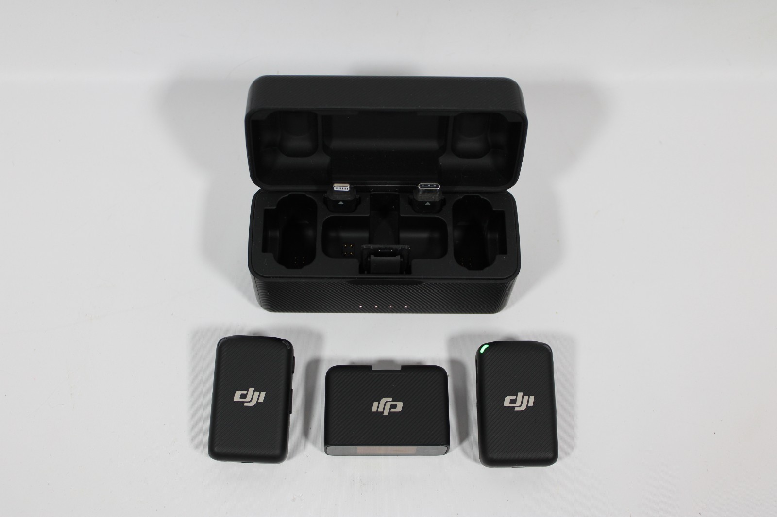 DJI Mic Dual-Transmitter Compact Digital Wireless Microphone System ASB01