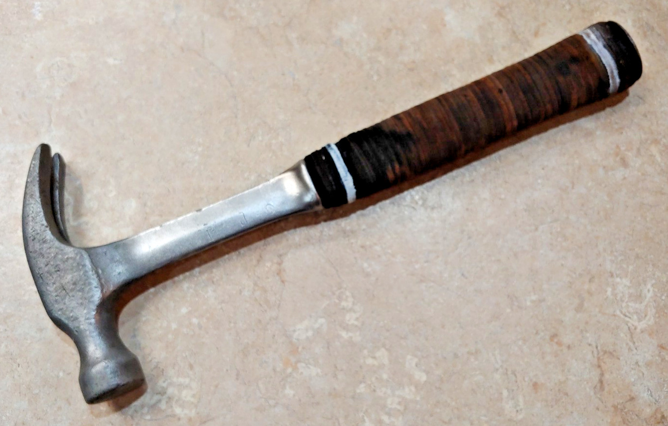 VINTAGE ESTWING 20 oz STRAIGHT CLAW HAMMER STACKED LEATHER HANDLE - USA