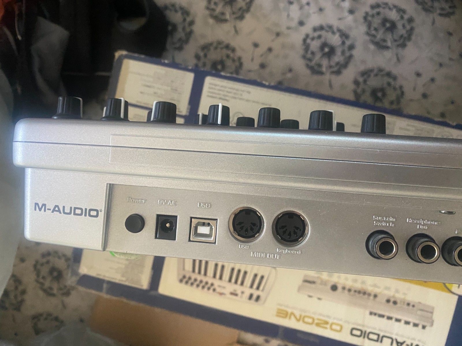 M-Audio Ozone *Midi Keyboard & interface *USB controller *mobile workstation