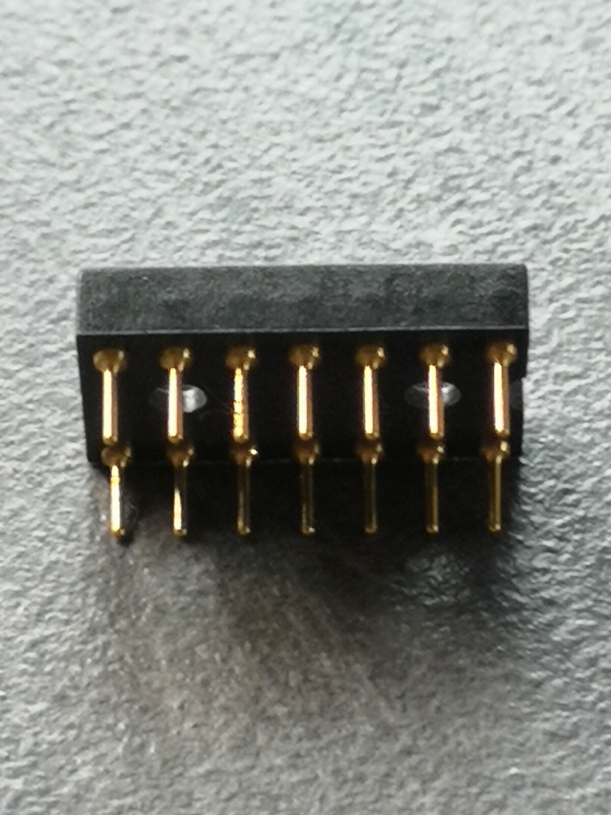 10x IC-Bausteine IC-Steckadapter IC-Sockel schwarz/gold 14-polig gedreht NEU