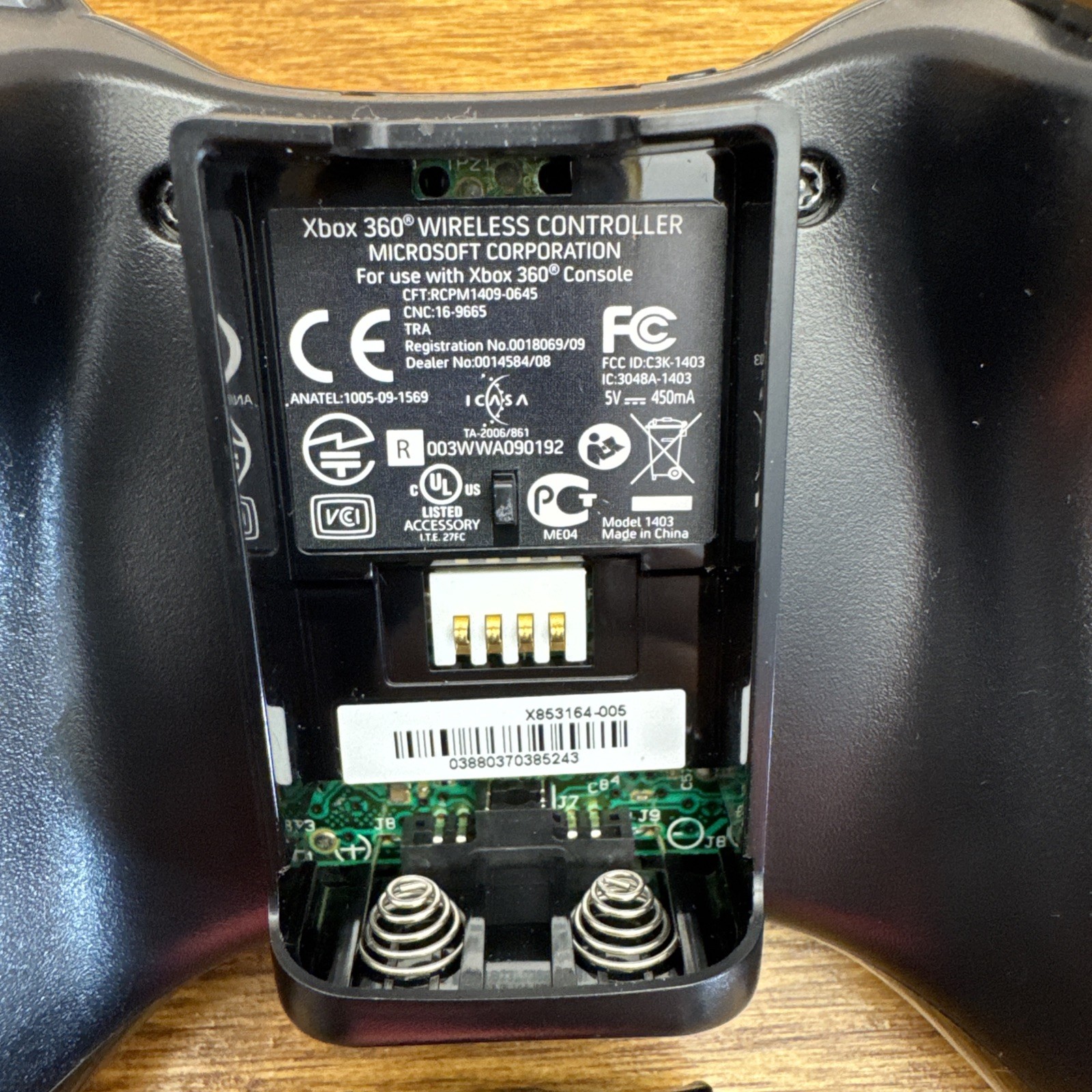 Microsoft Xbox 360 Wireless Controller Black/Black w/Batteries Model 1403 Tested
