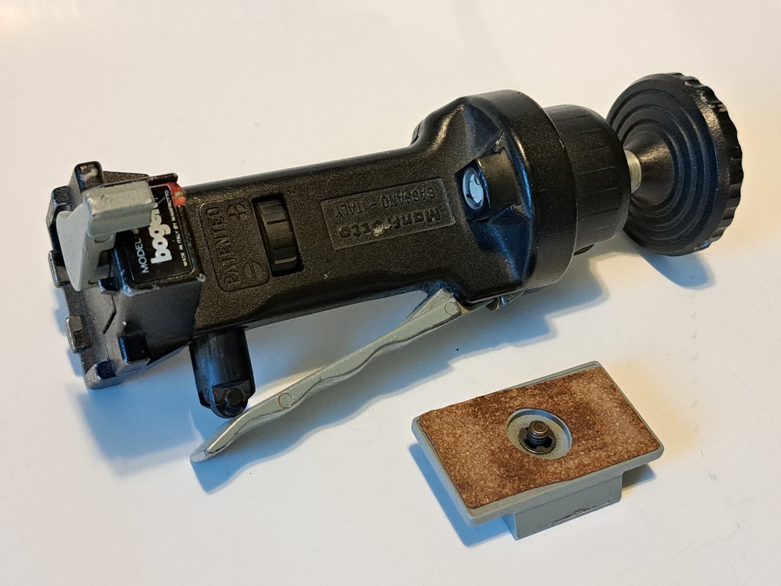 Bogen 3265 Grip Action Ball Head with quick release plate [Manfrotto 222]