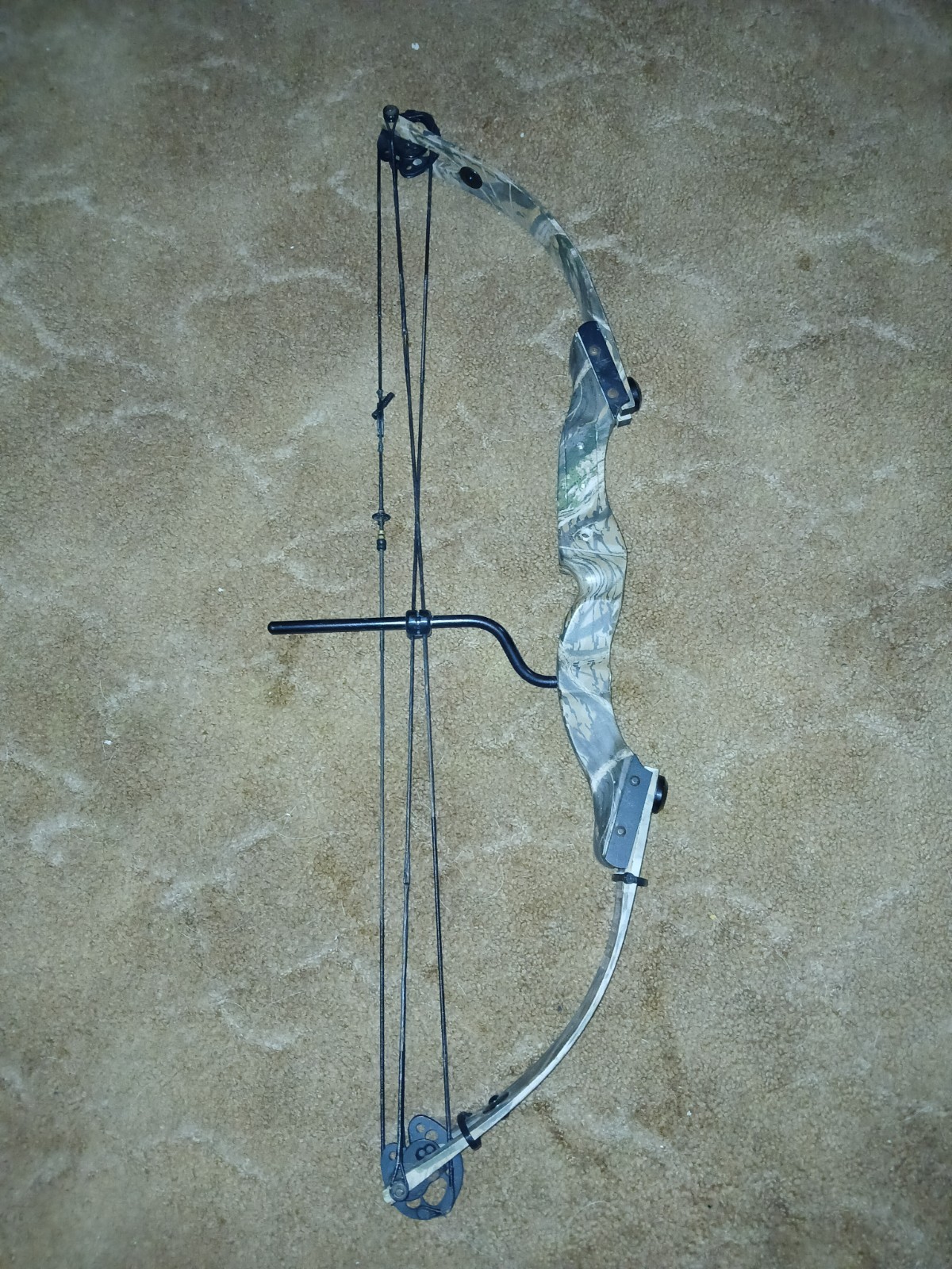 Banshee Camouflage Right Handed Compound Bow, Used