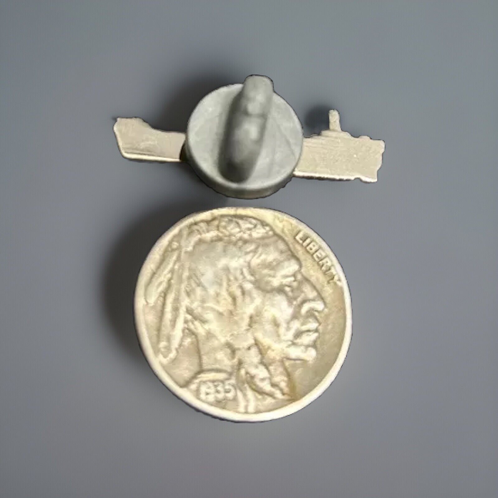SMALL US NAVY SHIP PIN