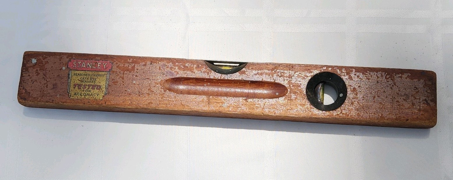 Stanley No. 104 Spirit Level Wood/Metal 18in Brown/Silver Made in USA 2lb