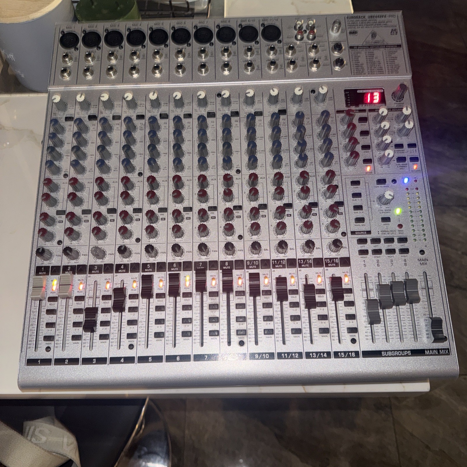 Behringer Eurorack UB2442FX-PRO 24 Input / Line Mixer 24 Bit Multi-FX Processor