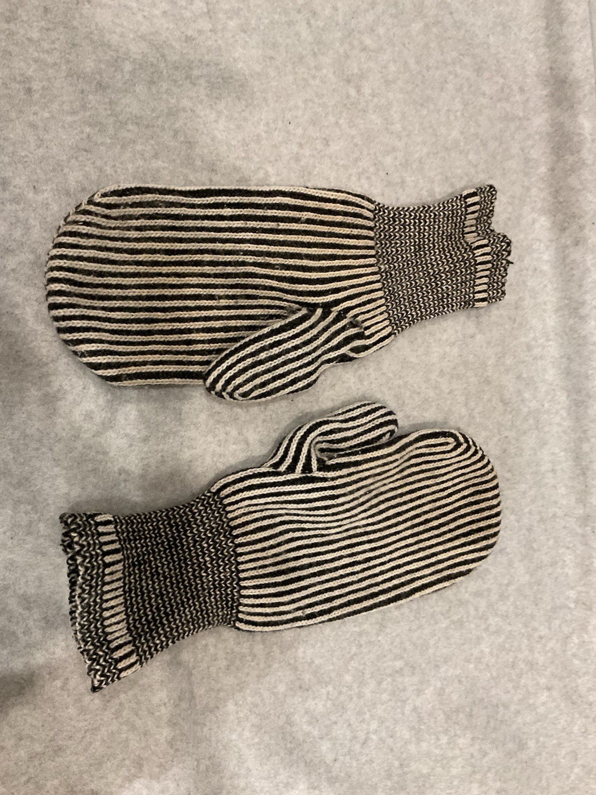 Pair of  striped Hercules vintage mitten liners Black and white