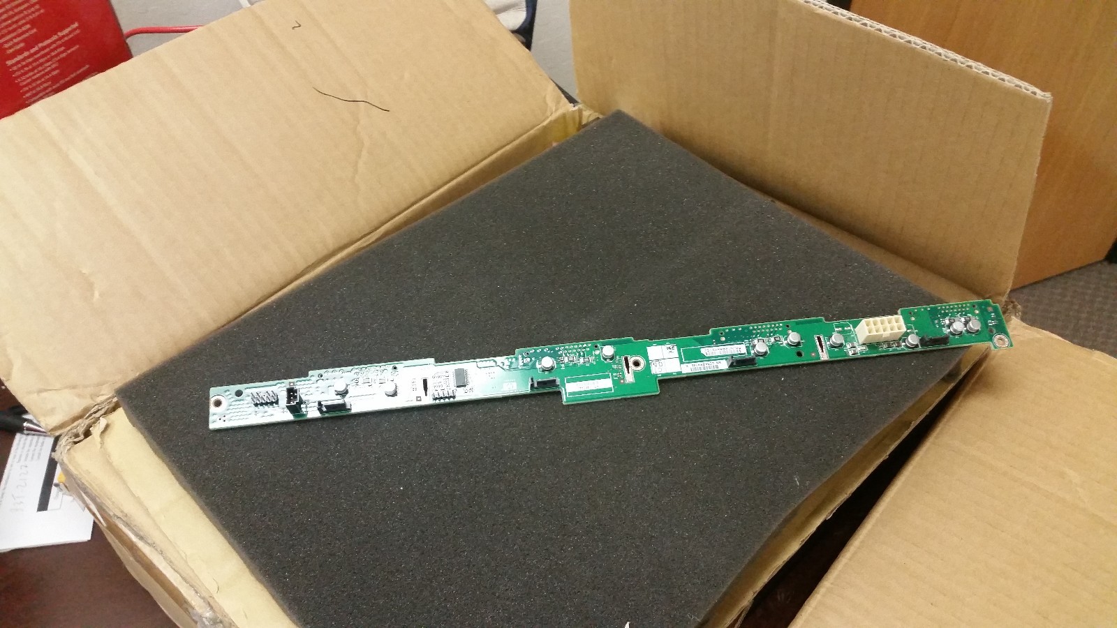 New HP SAS SATA Backplane DL120 G6 DL160 G6 SE316M1 4x 3.5" 570079-001
