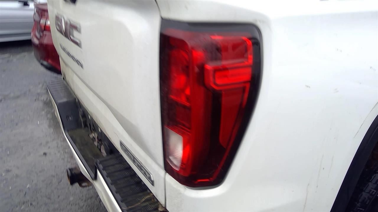 SIERRA150 2019 Glove Box 2074436
