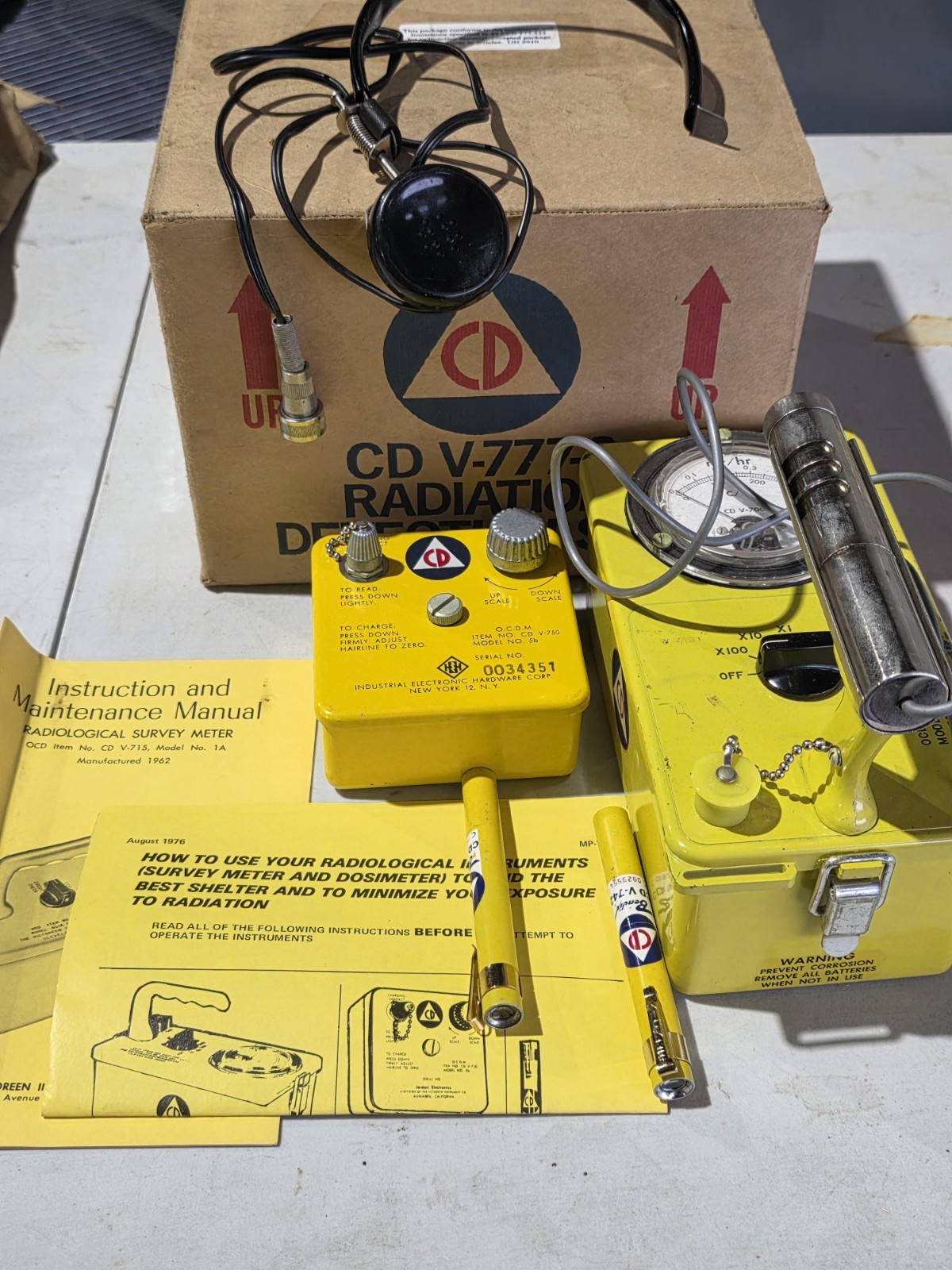 Monitor Geiger Counter Victoreen CD V-777 Radiation Detection Set Kit