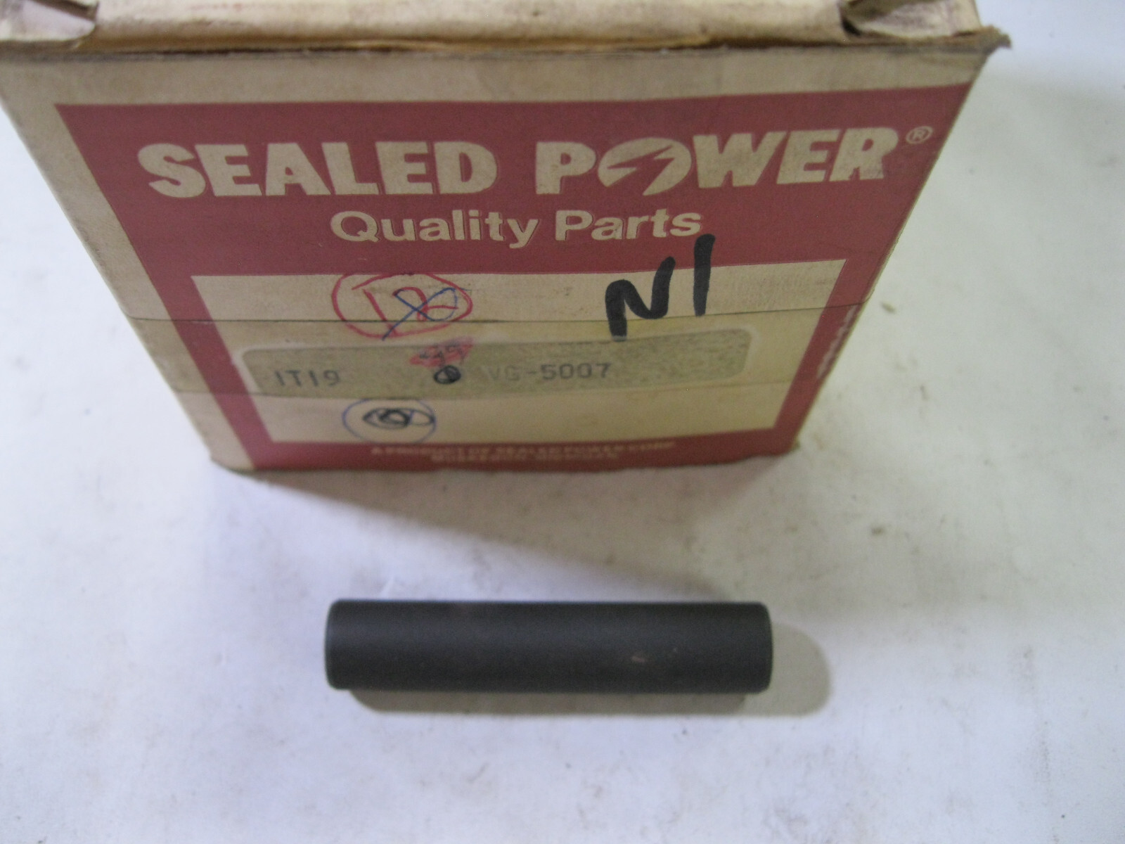 Engine Valve Guide Sealed Power VG-5007 Black
