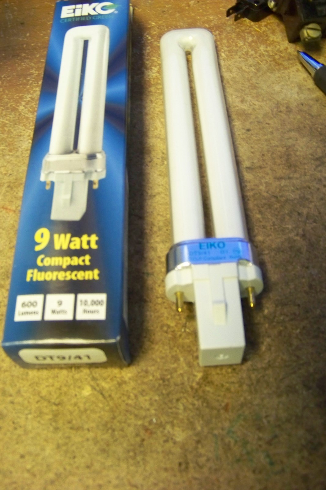 Eiko DT9/41 Duo-Tube 4100K G23 Base Compact Fluorescent Halogen Bulb, 9W