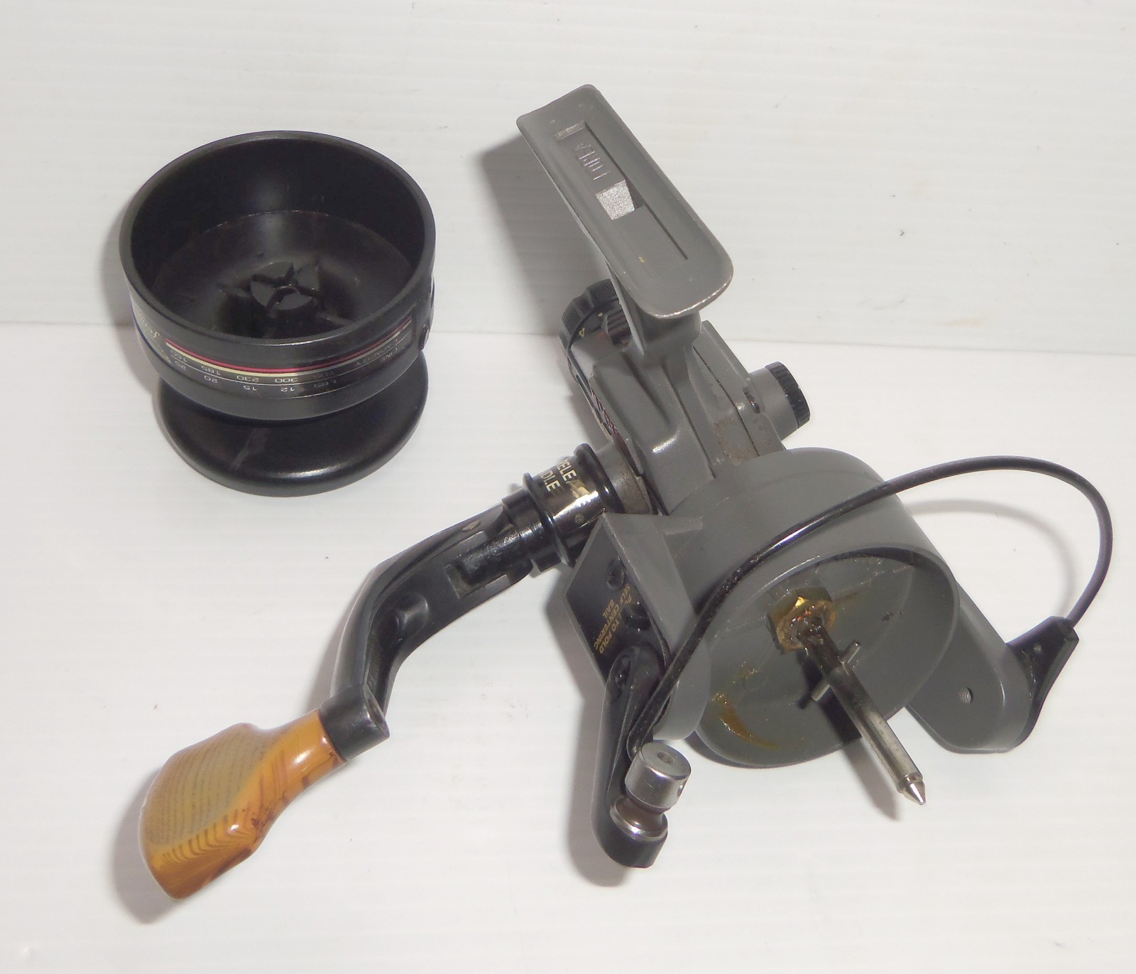 Fenwick Black Hawk Mach-VI Spinning Reel-With Extras