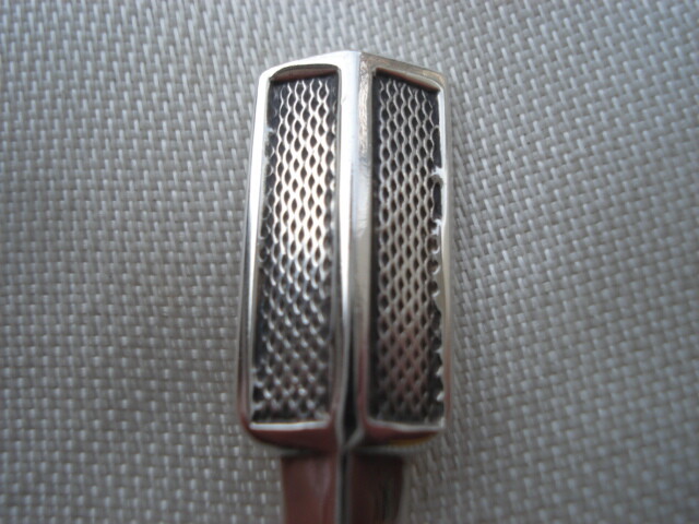 1947 VINTAGE SET OF SIX SILVER CAR RADIATOR SHAPED TEASPOONS IN ORIGINAL BOX