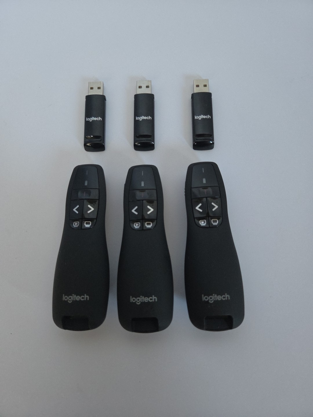 3 - Three Logitech R400 Wireless Presenter (910-001355) (x3). GENUINE