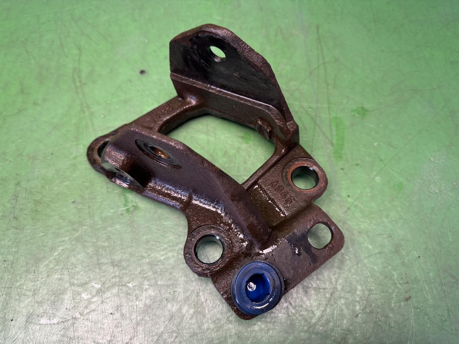 VAUXHALL COMBO E LEFT Rear Subframe bracket Hinge Clevis 9813634280
