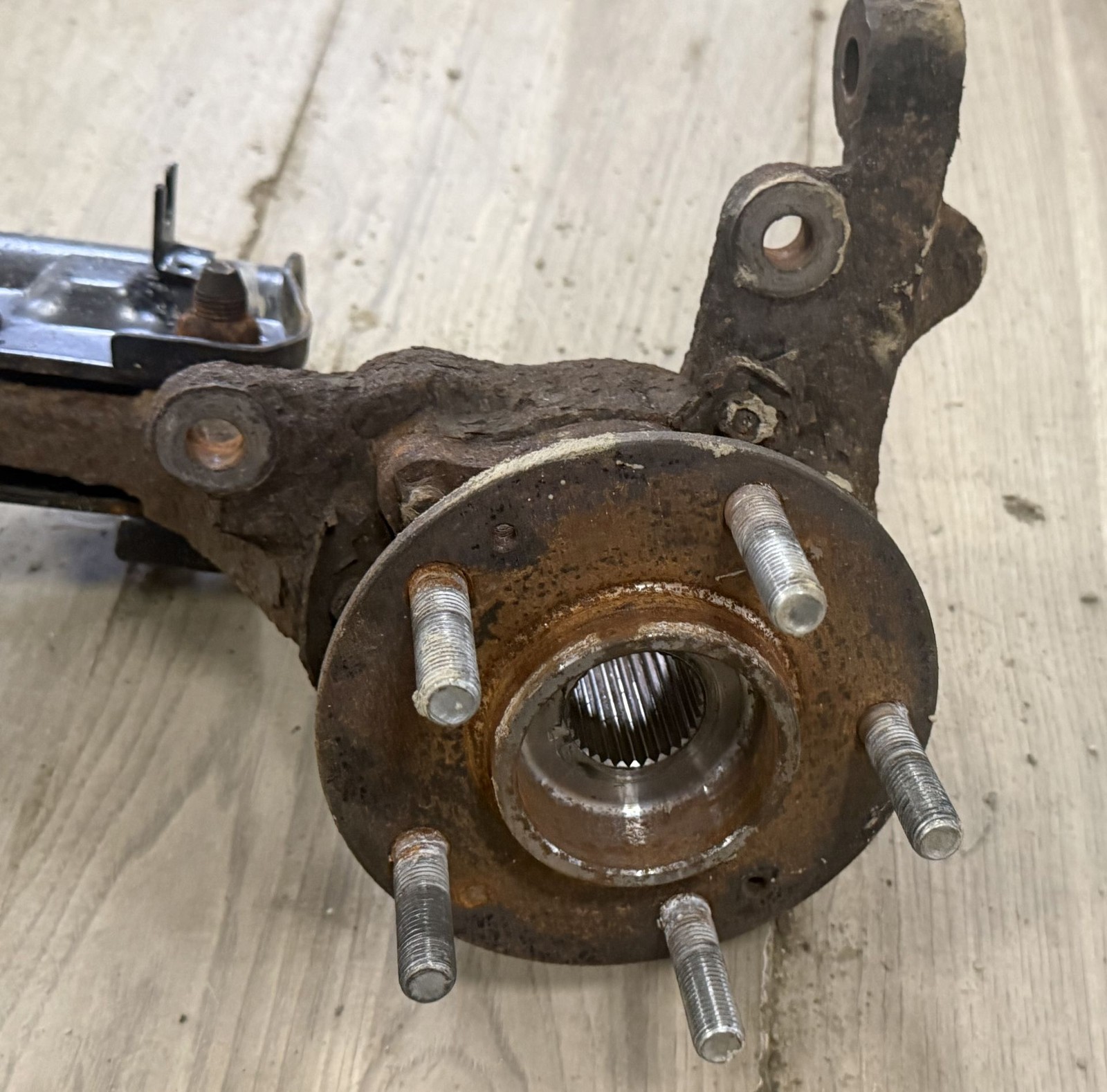 2007-2009 Hyundai Santa Fe Front Left Spindle Knuckle | ABS