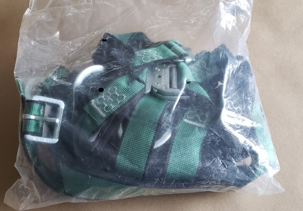 Msa Safety 10206139 V-Fit Harness, SXL, 400 Lb., Quick-Connect Chest/ Tongue Leg