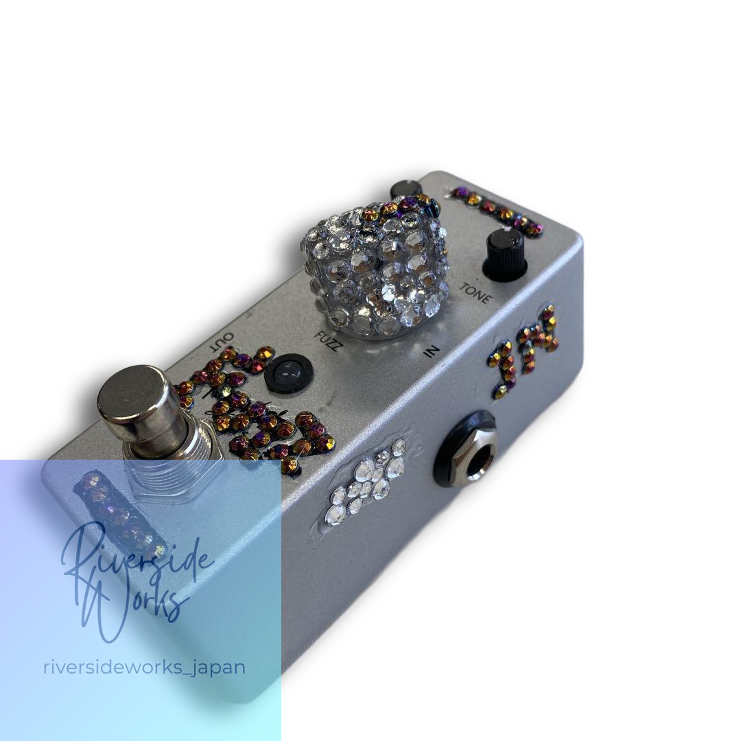 Unique Deco Fuzz Compact Effects Pedal Silver