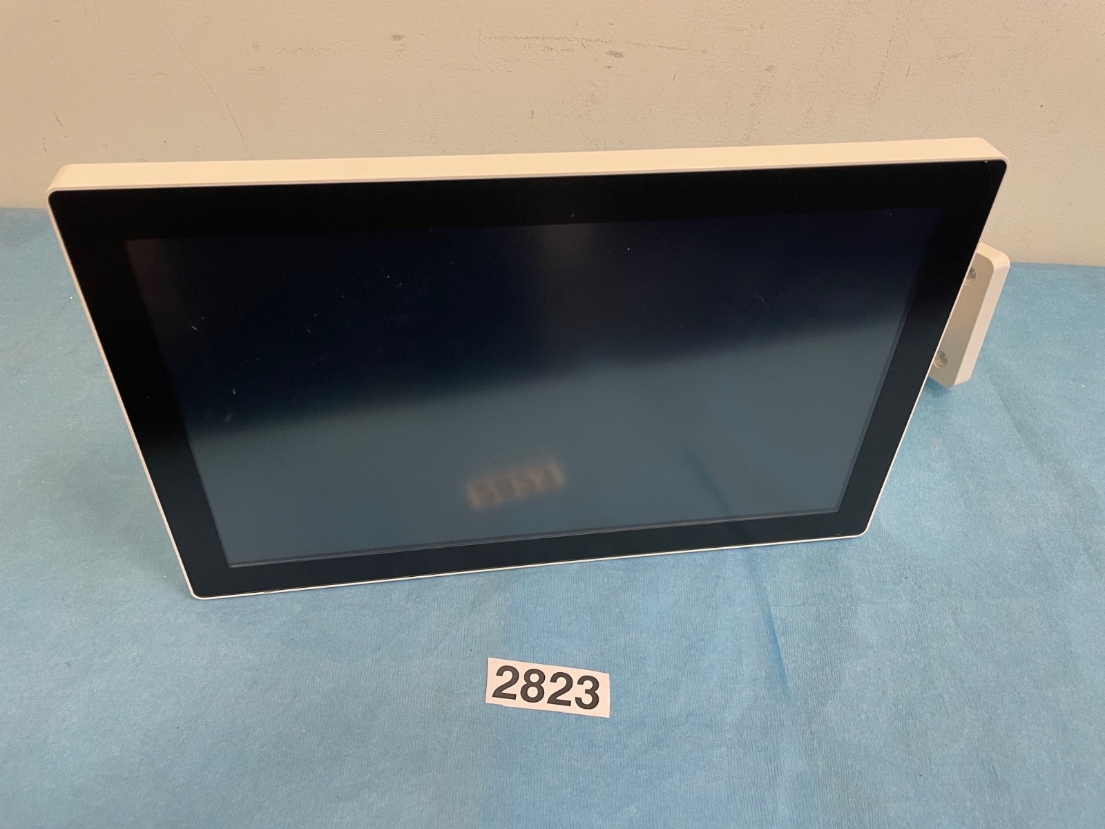 Canvys 15.6" Medical LCD Monitor VT-156JTP7, PC150404R with VESA Wall Mount
