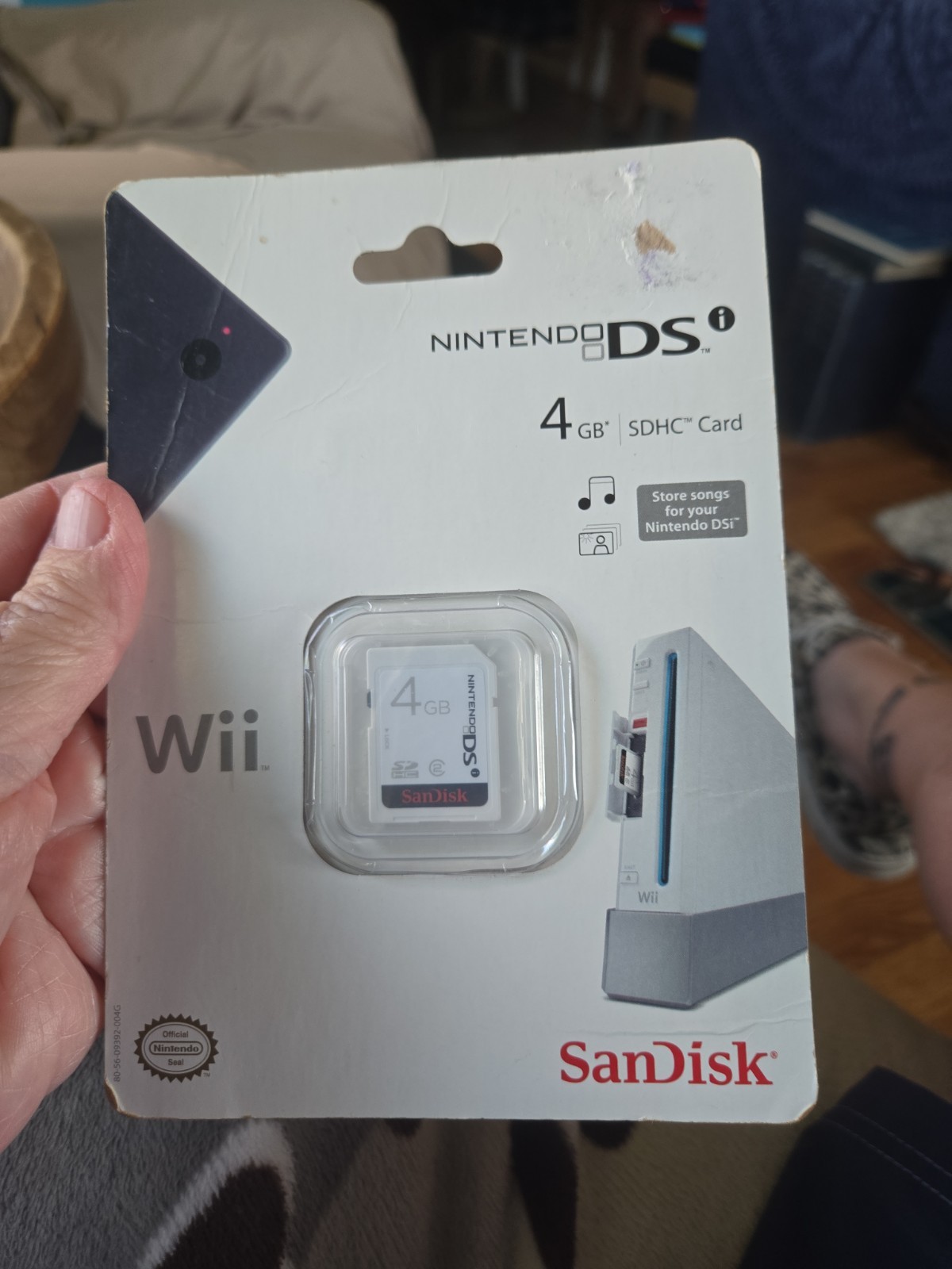 Nintendo DSi Wii SanDisk 4GB SDHC Memory Card New Sealed