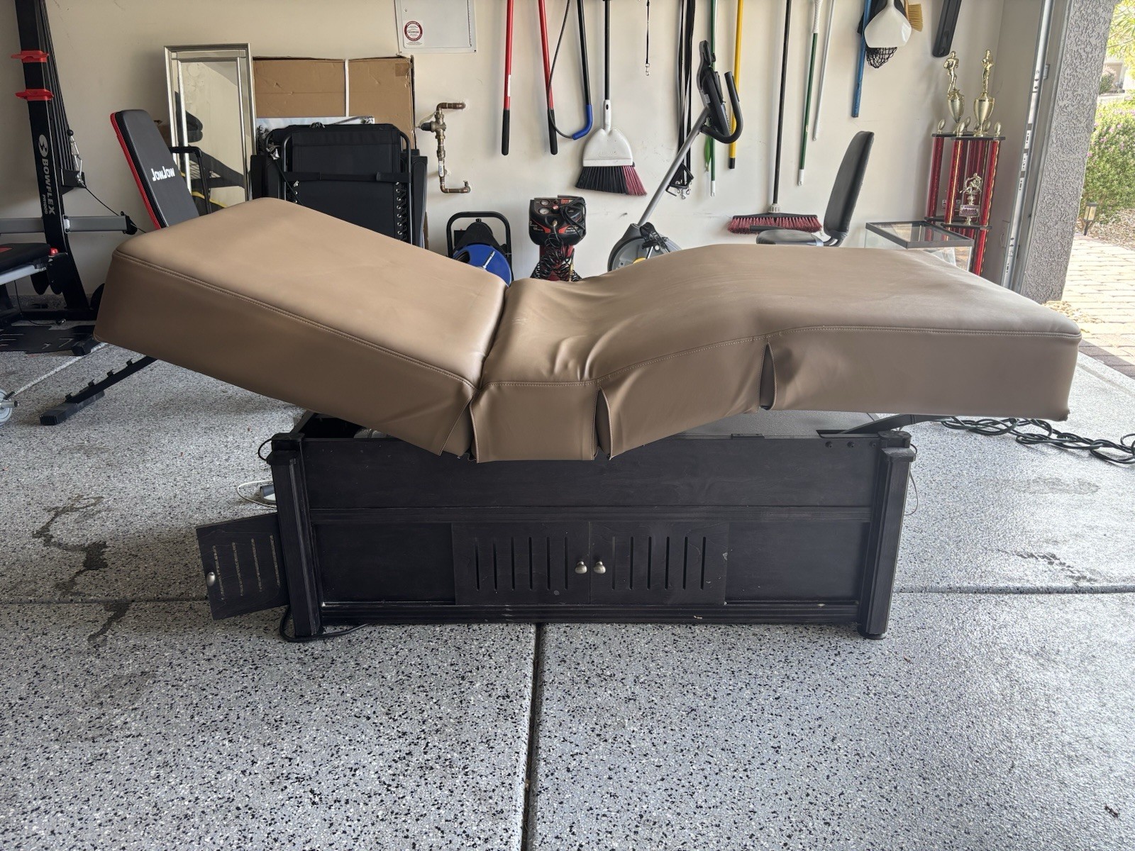 Living Earth Massage Bed
