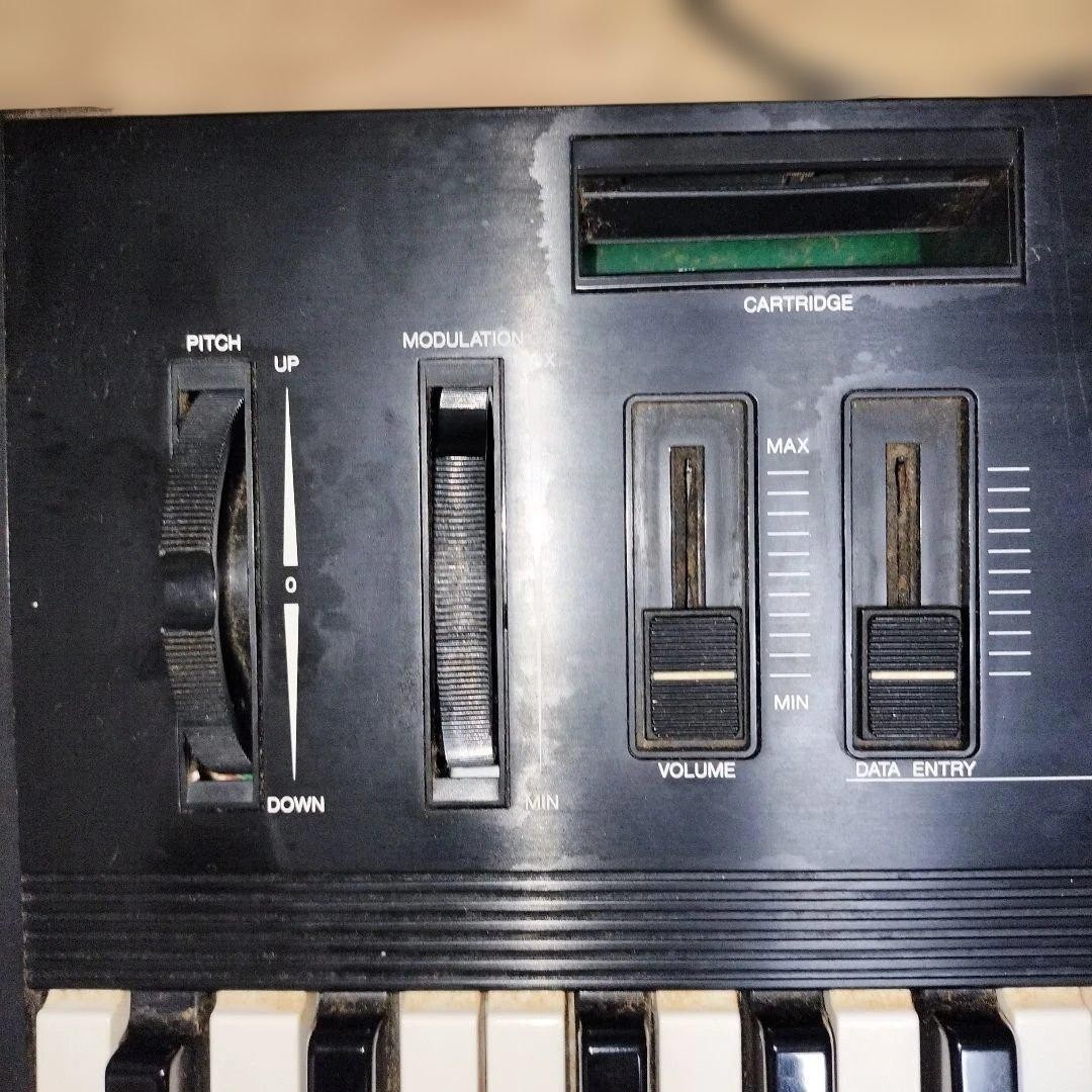 YAMAHA V2 Digital Programmable Algorithm Synthesizer JANK