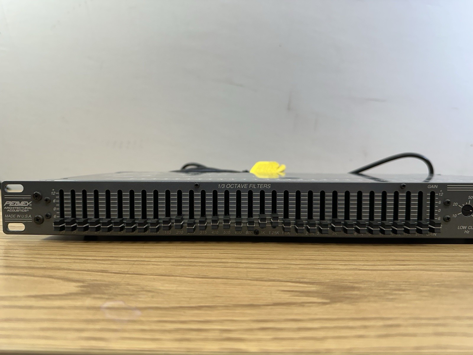 Peavey RTD 31 1/3 Octave Graphic Equalizer - Rack Mountable (ROC039606)
