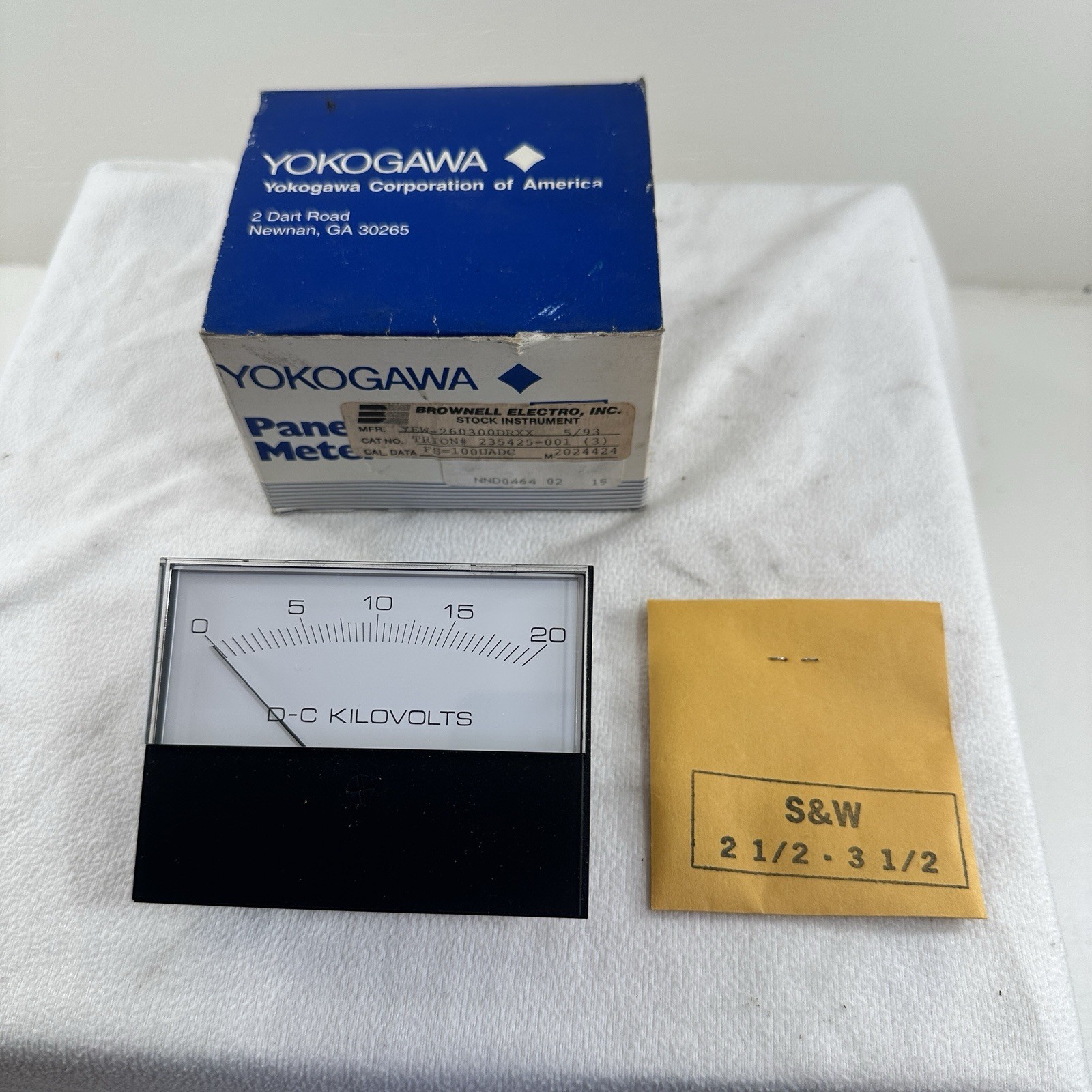 New YOKOGAWA DC Kilovolts 0-20 AMP Panel Meter YEW-260300DRXX Trion# 235425-001