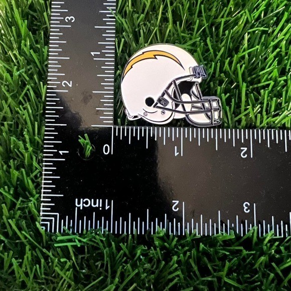 Chargers helmet pin