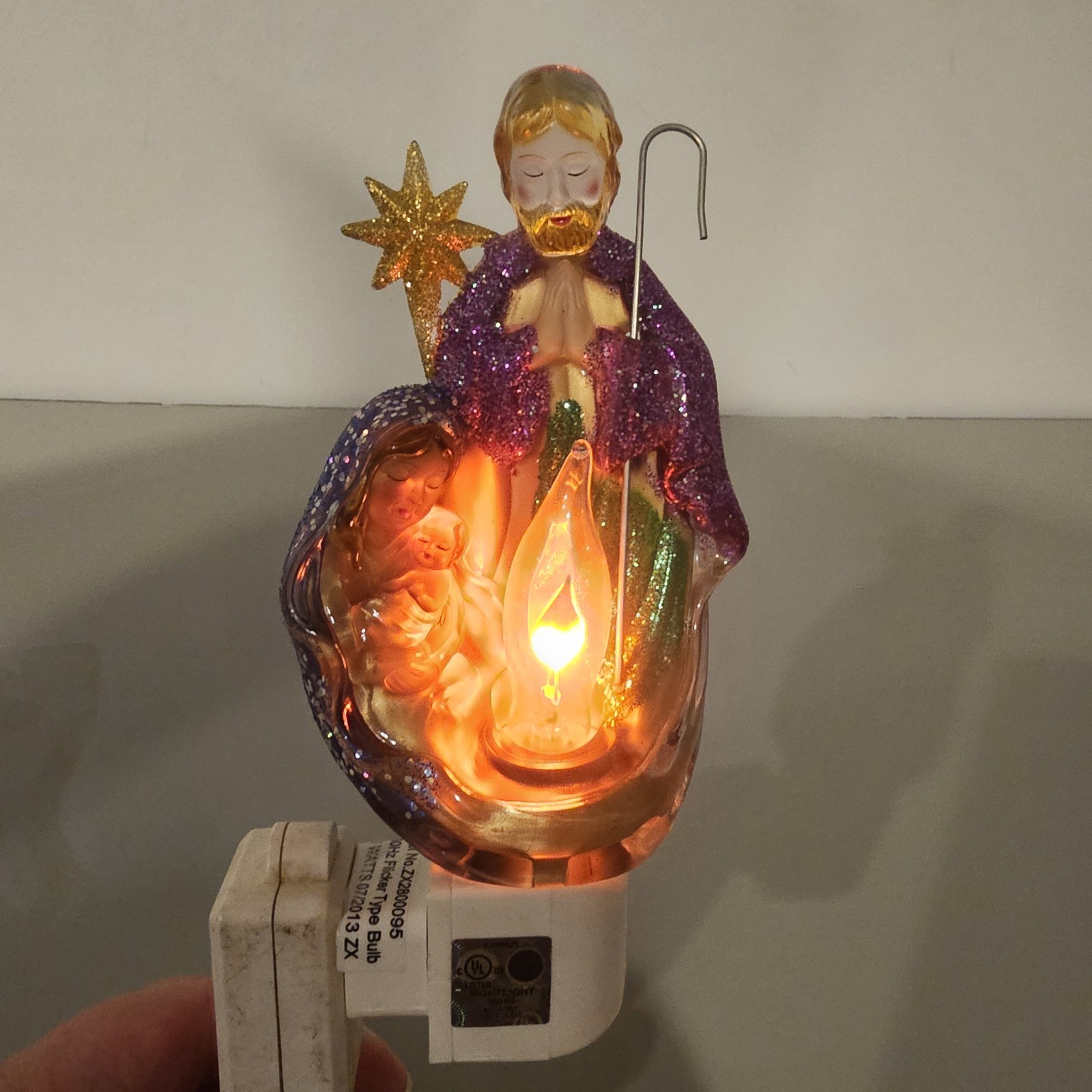 Midwest CBK Joseph Mary Baby Jesus Night Light Christmas With Flickering Bulb