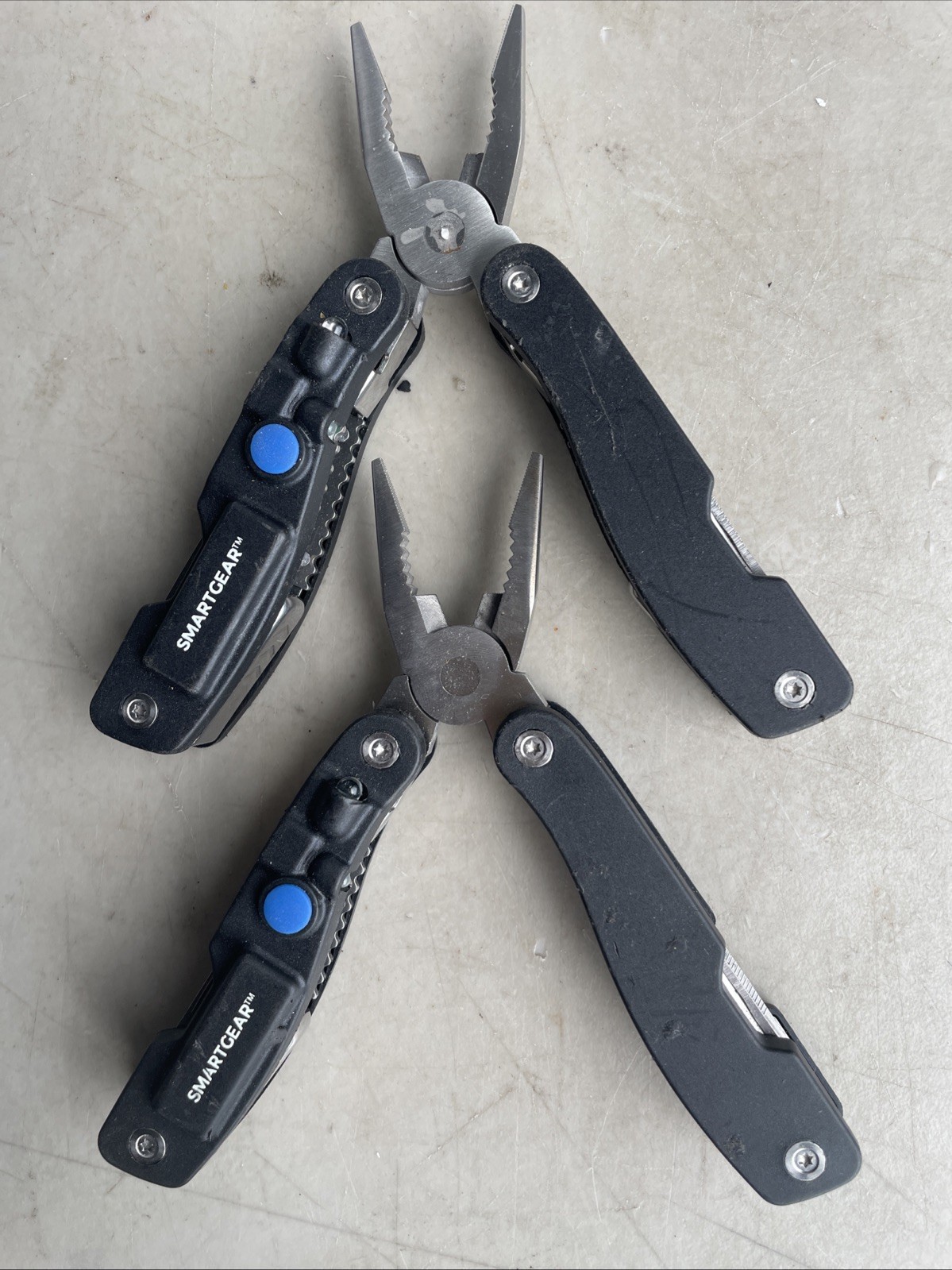 Lot Of 2 Smartgear Flashlight Multitool rechargeable flashlight