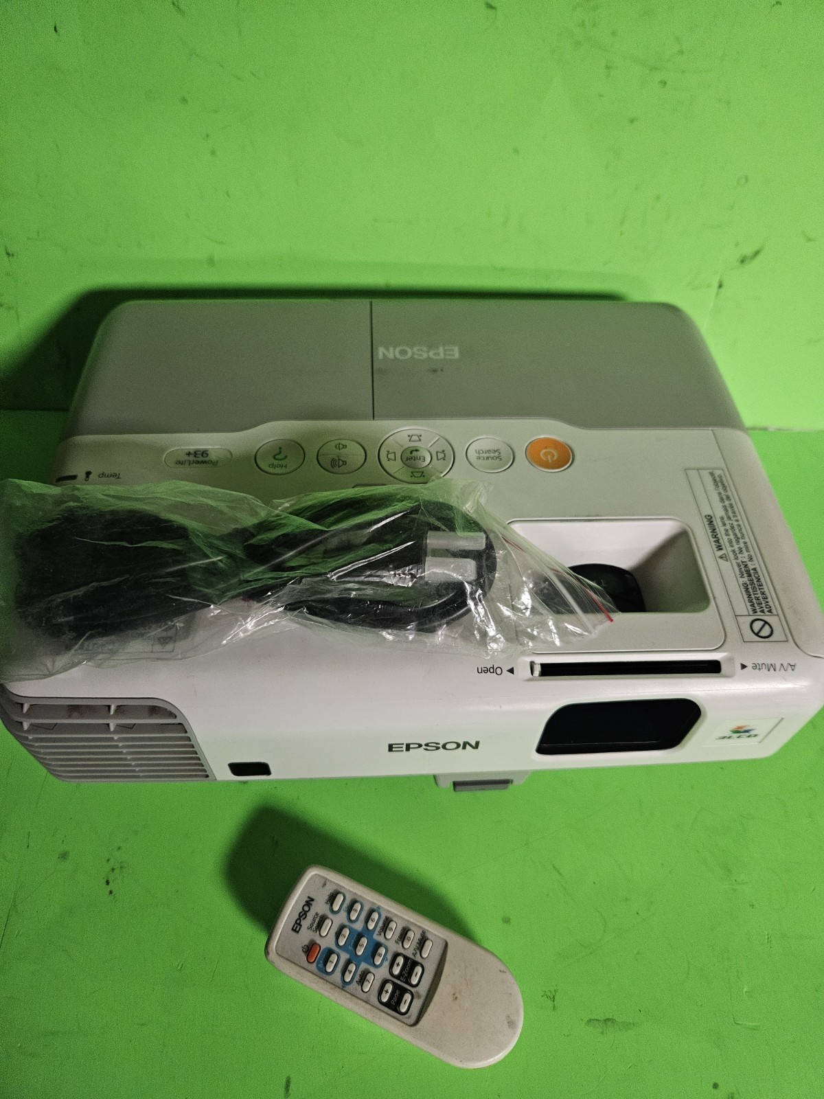 Epson PowerLite 93+ XGA 3LCD Projector hdmi With 511h