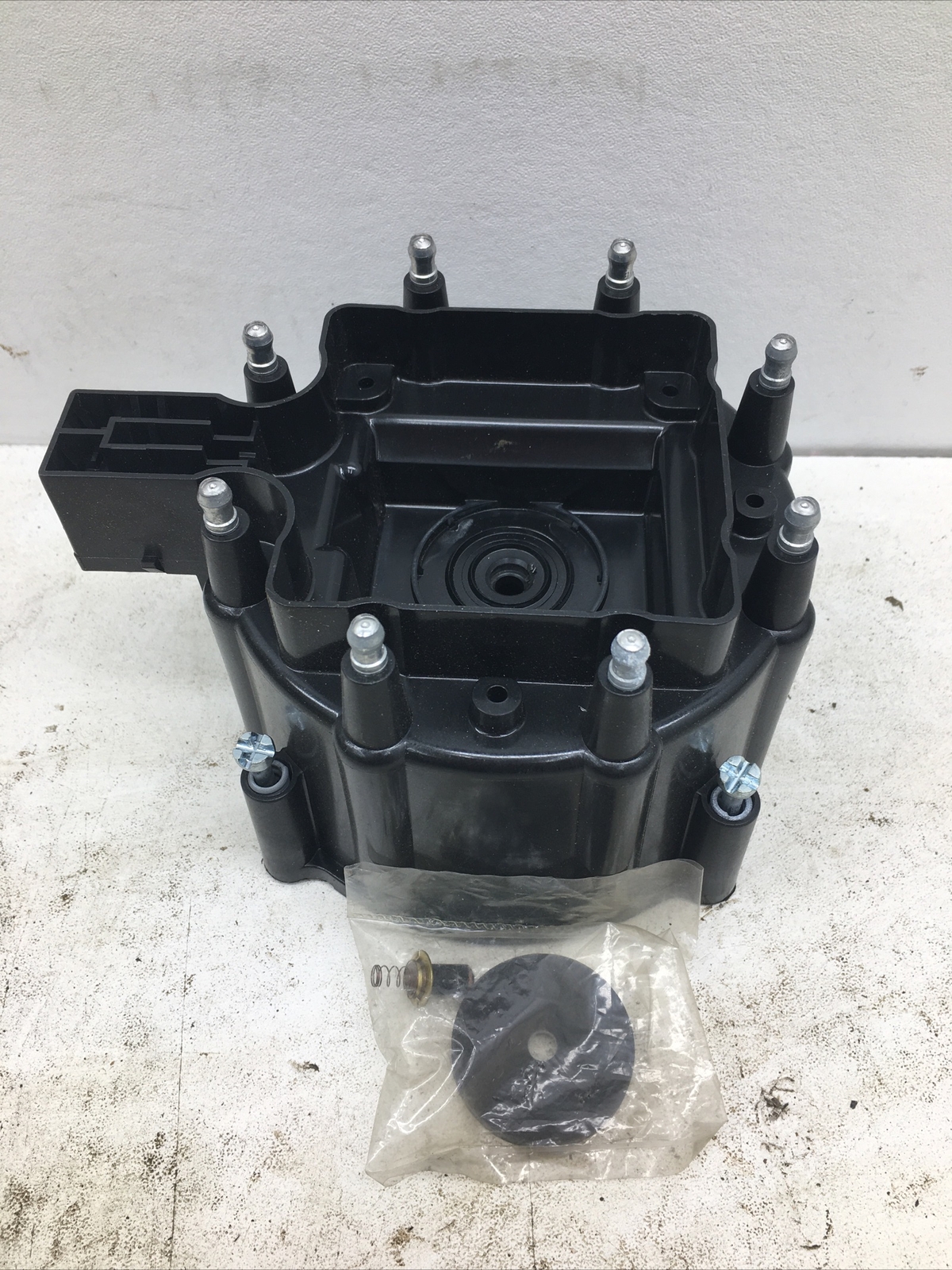 Wells Certified Performance Distributor Cap DR906 (New Old Stock)