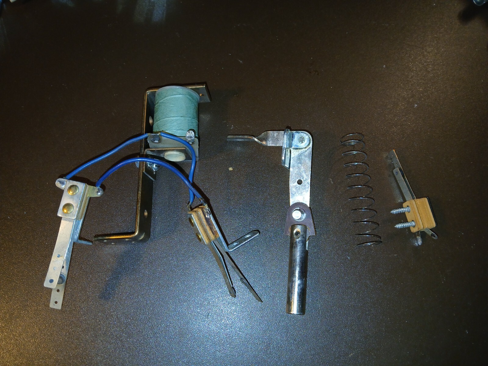 Gottlieb EM Pinball Sling Shot Assembly (Kicker Arm Switches Coil A-5194)