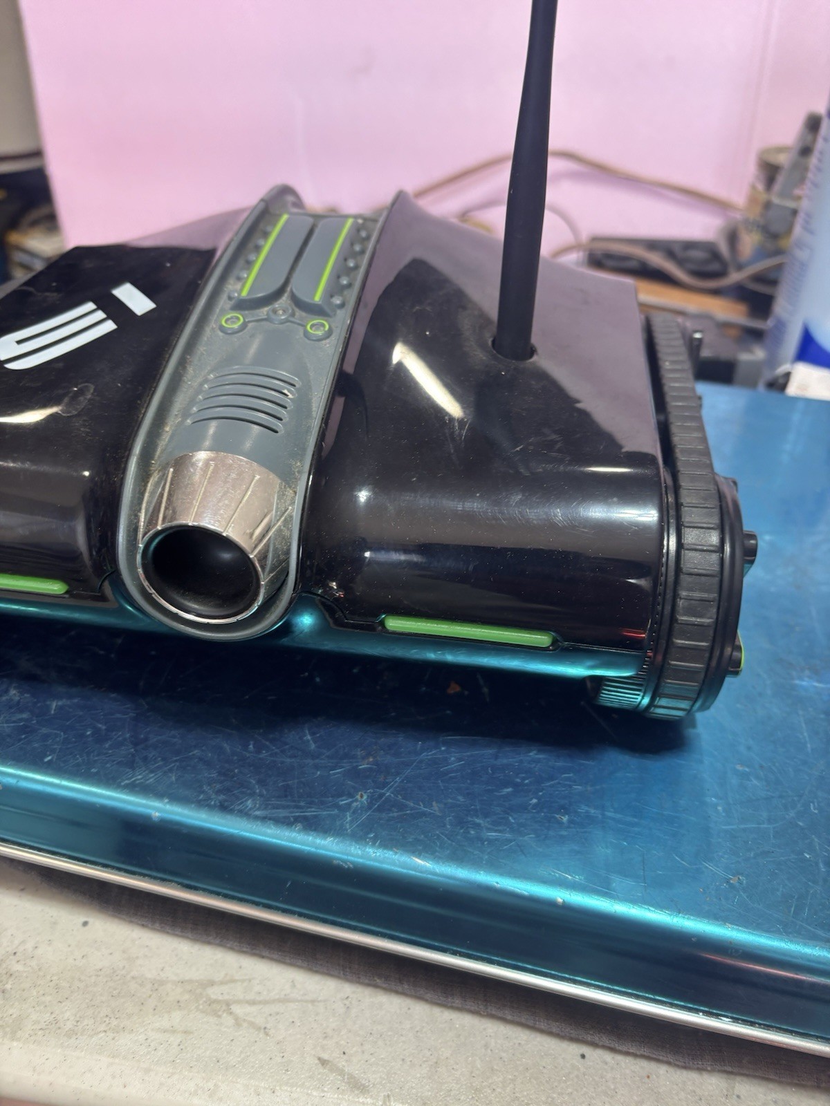 Brookstone Wireless  Rover 2.0 Tank Camera Untested as is how is.