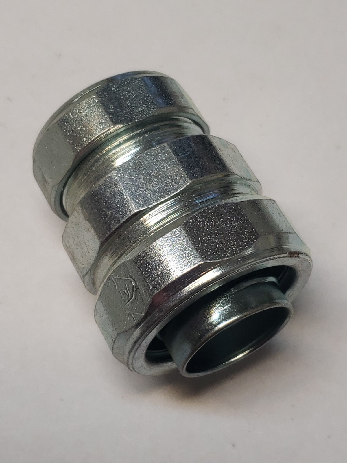 1/2” EMT TO LIQUID TIGHT, Seal Tite Compression COMBINATION Steel COUPLINGS