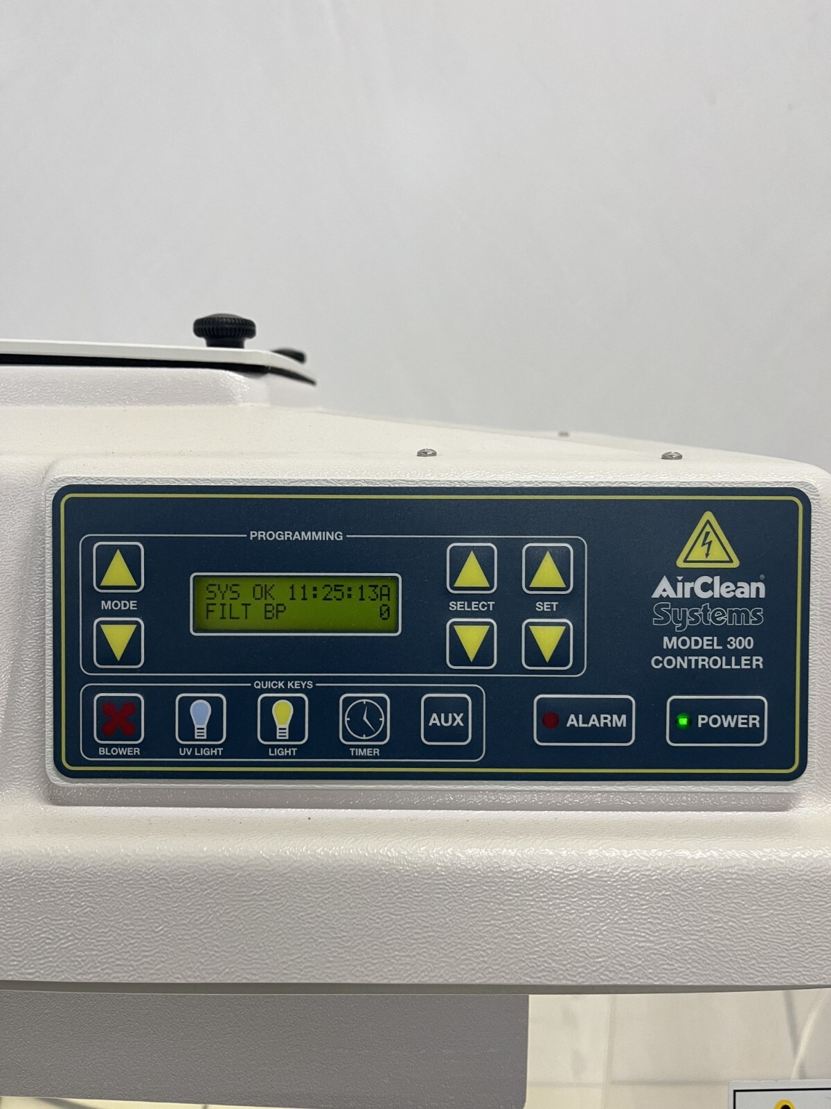 Airclean Systems PCR Workstation AC632LFUVC