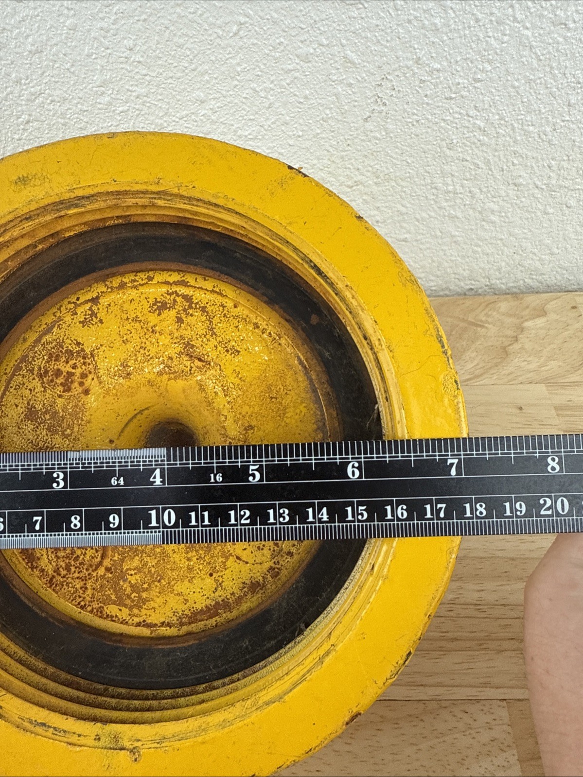 Fire Hydrant Cap With Chain Yellow Color Cast Iron