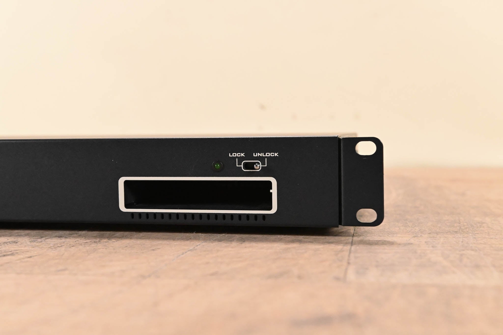 Datavideo NVS-40 4-Channel Streaming Encoder/Recorder (NO POWER SUPPLY) CG01K7D