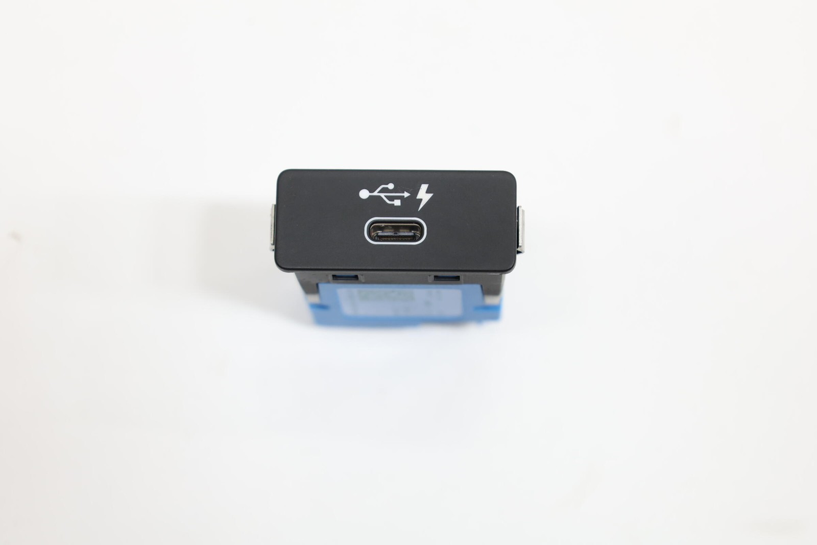 2019 - 2023 BMW X5 G05 CENTER CONSOLE BACK USB PORT POWER OUTLET OEM 84108711939