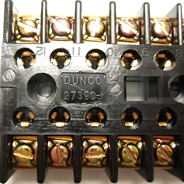 NEW STRUTHERS DUNN 27390J 12 PIN RELAY SOCKET