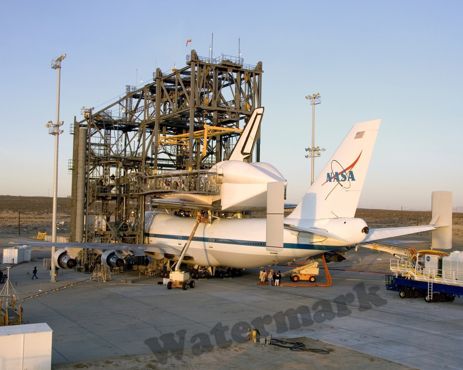 Photograph of the NASA 747 & Space Shuttle Endeavour Year 2008   8x10