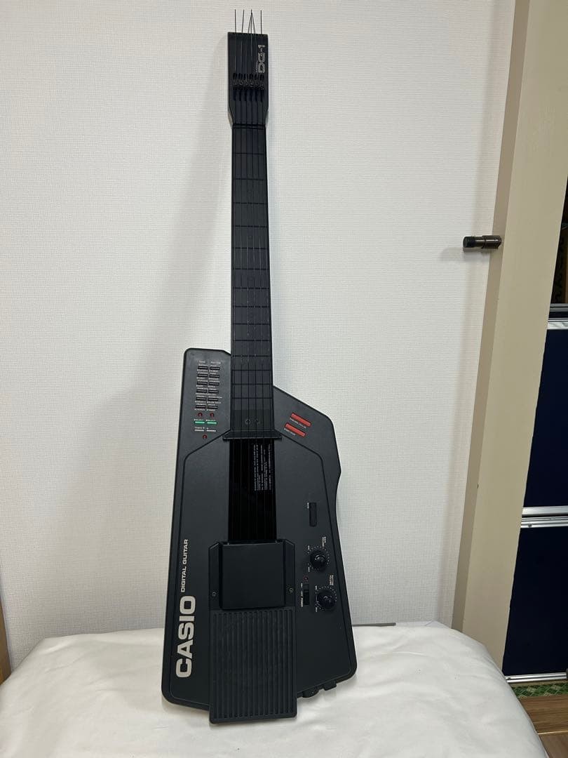 CASIO DG-1 Digital Guitar with Box Working Condition