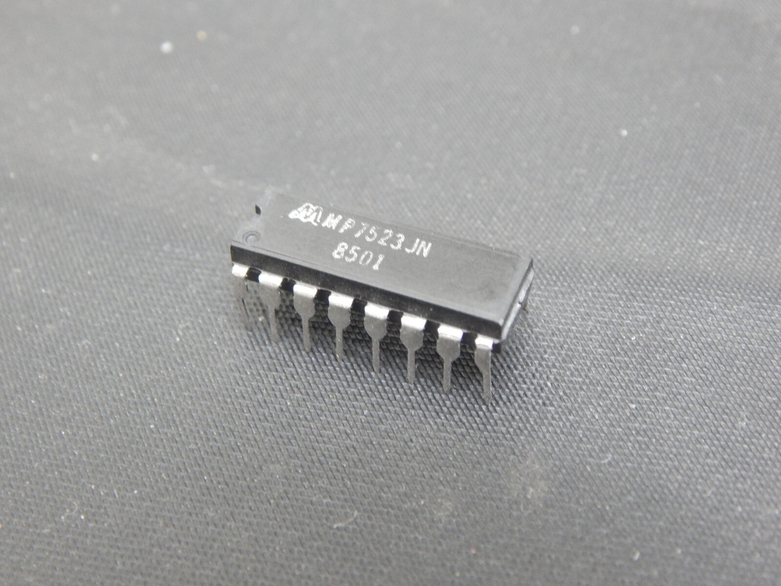 Monolithic Power Systems MP7523JN, 8-Bit Digital-to-Analog Converter 16 PIN DIP