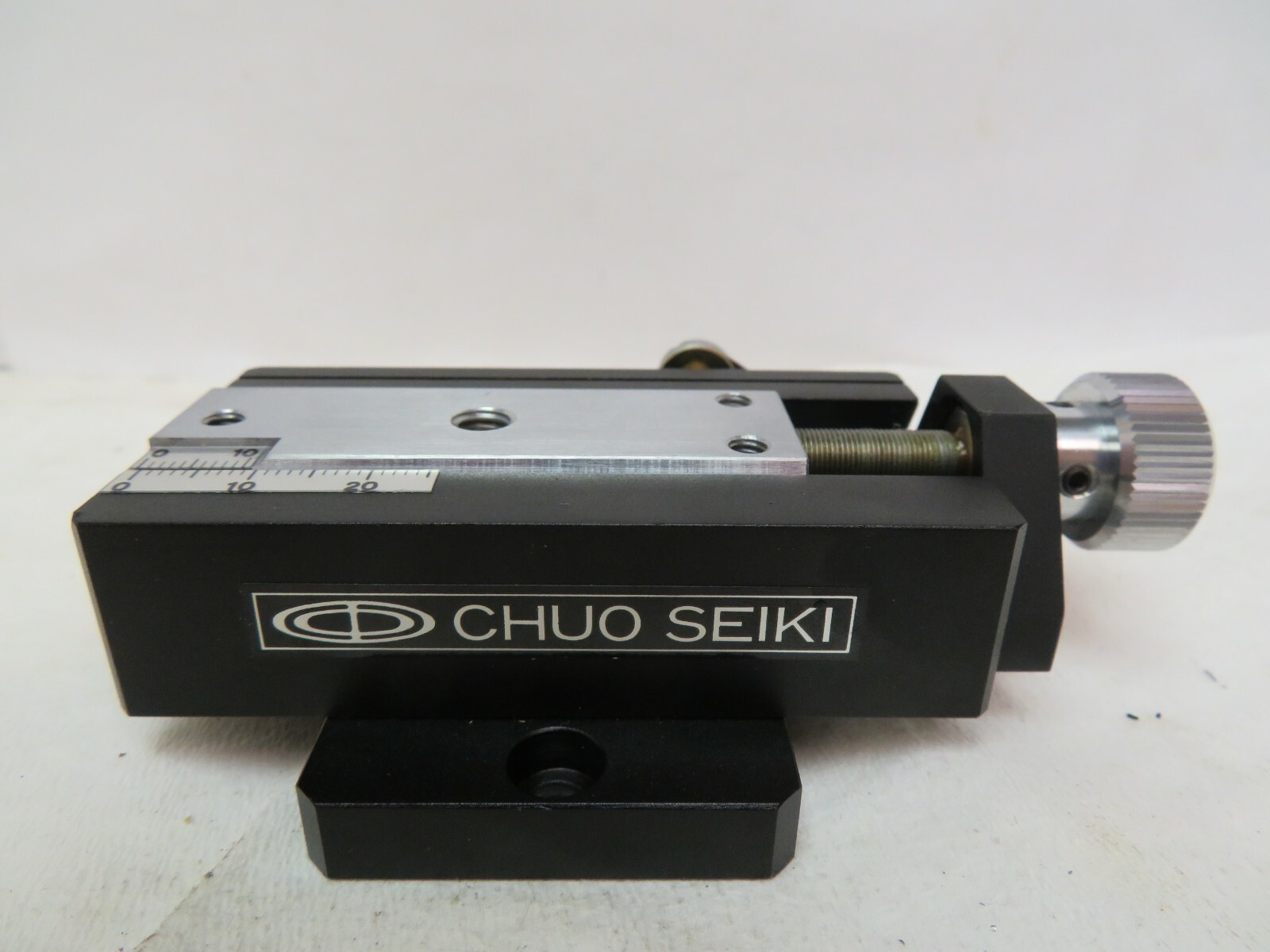 NEW CHUO SEIKI MANUAL LINEAR STAGE POSITIONER C-213X C213X