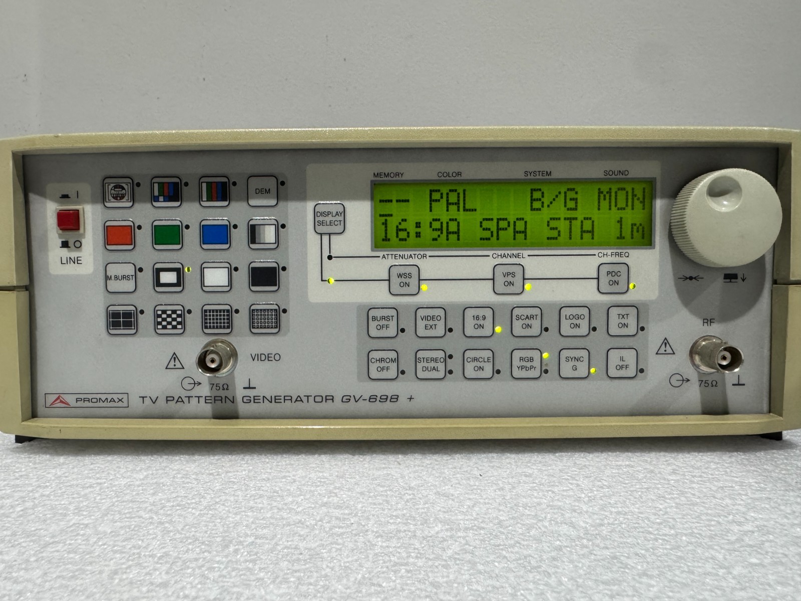 Promax GV-698+ PAL/NTSC/SECAM TV Pattern Generator